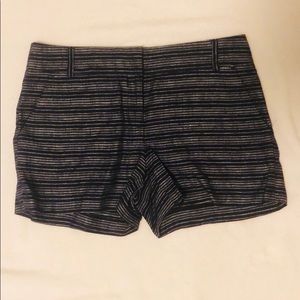 Ann Taylor Loft size 6 blue & white striped short